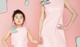 于明加与女儿温馨亲子大片定格时光里的母女情深