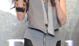 云纱轻笼芙蓉色 光影流转见仙姿