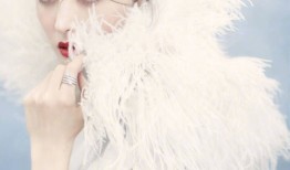 暗夜玫瑰绽放时 古力娜扎光影写真演绎冷艳美学