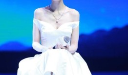 421页黑料独留空白，赵丽颖的“消失”是娱乐圈最大的嘲讽？