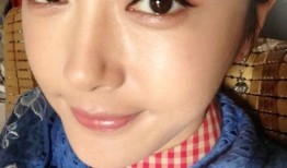 时光淬炼之美：秦岚镜头下的从容绽放