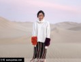 文艺女神江一燕化身大漠精灵 暖心笑容点亮冬季沙漠