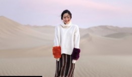 文艺女神江一燕化身大漠精灵 暖心笑容点亮冬季沙漠