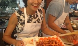 朱丹光影流转间的多面人生温柔沉淀