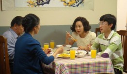 闫妮在亲爱的中诠释深沉母爱与坚韧寻子之路