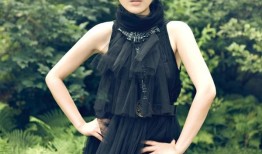 车永莉秋季户外写真演绎娇美冷艳与优雅气质