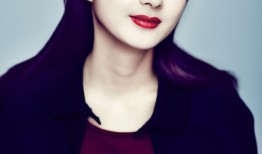 赵丽颖光影交织的复古之诗演绎早春静谧时光