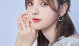 杨超越机场随拍展露反差时尚  简约清新不失俏皮本色