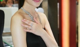 李小冉鎏金岁月中的时光雕刻