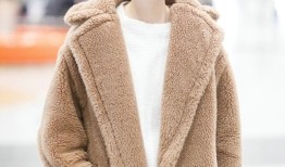 海清短发写真诠释清爽时尚 简约造型展现率性魅力