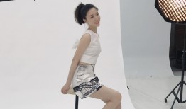 流光溢影中绽放的星光 张纯烨时尚写真尽显优雅风姿