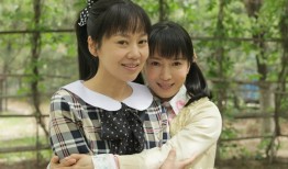 闫妮在亲爱的中诠释深沉母爱与坚韧寻子之路