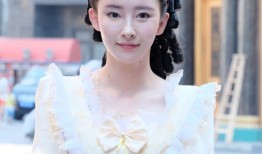 胡丹丹风格百变写真集锦 肉丝美腿与白丝牛仔的时尚碰撞