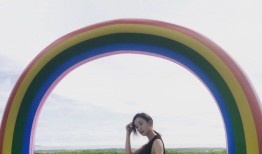 张檬海岛释放真我时光 比基尼写真展露自信光芒