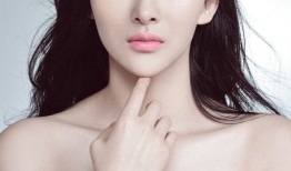 胡丹丹纯白之韵光影写真