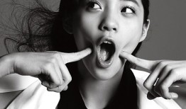 欧阳娜娜灵动写真捕捉少女纯真与俏皮