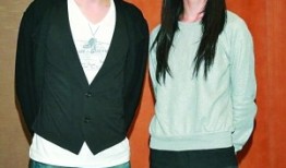 隐婚4年不敢公开，离婚15年后阿Sa新恋情曝光，终于揭开郑中基最后体面