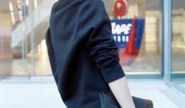 戚薇秋日短发新风尚 都市白领的率性街头演绎