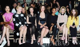 东方超模杜鹃的时装时刻：紧身短裙与长靴勾勒的摩登画卷