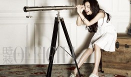 汤唯春日光影：干练纯粹间绽放迷人优雅