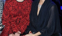 阚清子时尚写真集展现多样魅力与优雅风采