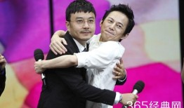 何炅一家三口照曝光，51岁独居真相引深思