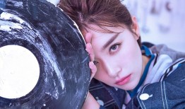 阚清子短发写真展露飒爽风度 光影间诠释刚柔并济之美