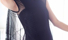 姚晨白衣造型诠释简约美学 举手投足间尽显松弛魅力