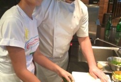 朱丹光影流转间的多面人生温柔沉淀