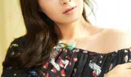 光影之间蒋欣的慵懒与优雅御姐风范